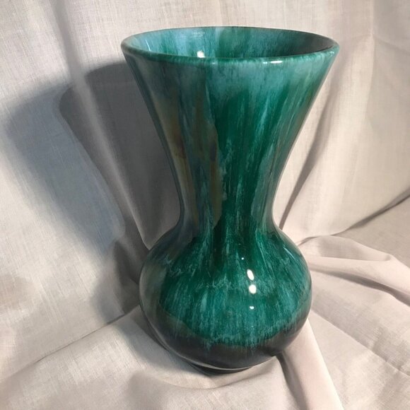 Vintage Blue Mountain Pottery 9” Drip Glaze Green Vase BMP Collingwood Canada - Picture 3 of 7